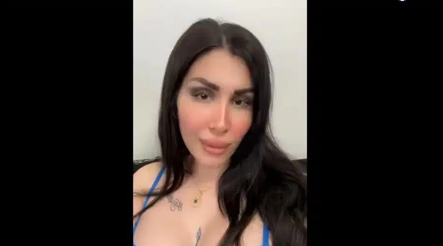 مقطع ميرا النوري مع الرجل الاسود