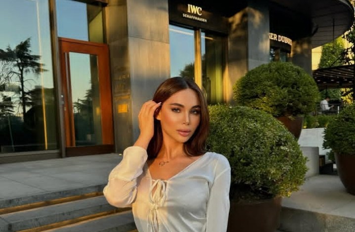 مقطع نايا خيري مع الشاب الصغير