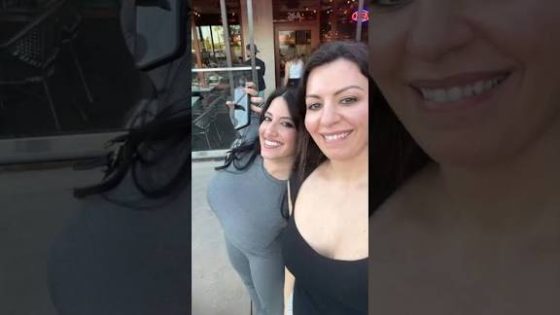 مقطع الينا انجل مع سارة اربك وشاب اجنبي